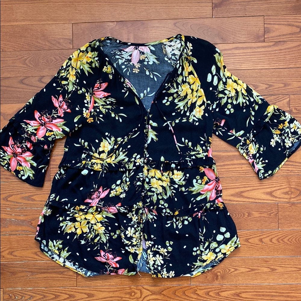 Floral Black Women's Top size large black/yellow/pink flowy light.